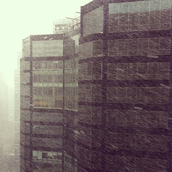 Photo taken at Courtyard by Marriott New York Manhattan/Midtown East by Romeo Q. on 10/29/2011