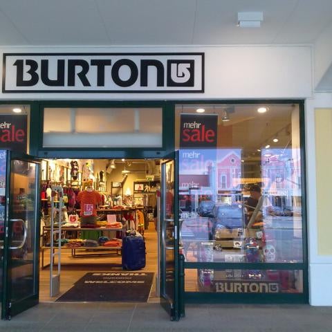 Burton Outlet Store - Designer-Outlet-Straße 1