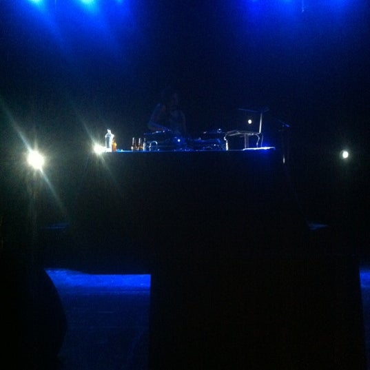 รูปภาพถ่ายที่ VK Concerts โดย Bram U. เมื่อ 5/19/2012