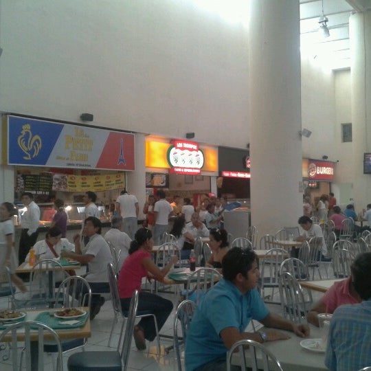 9/5/2012 tarihinde Angel P.ziyaretçi tarafından Plaza Dorada'de çekilen fotoğraf