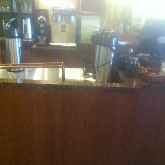 รูปภาพถ่ายที่ Cool Beanz Coffee House โดย Sean F. เมื่อ 6/1/2012