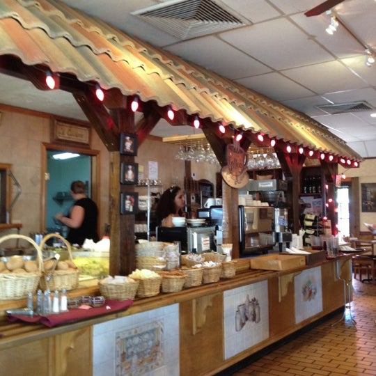 3/24/2012 tarihinde Karl K.ziyaretçi tarafından Rendez-Vous Bakery and Bistro'de çekilen fotoğraf
