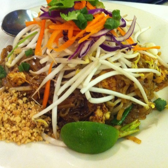 Photo taken at Greenview Thai by Maggie L. on 11/14/2011