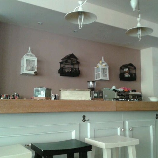 4/7/2012 tarihinde George X.ziyaretçi tarafından Biscotto Cafe'de çekilen fotoğraf