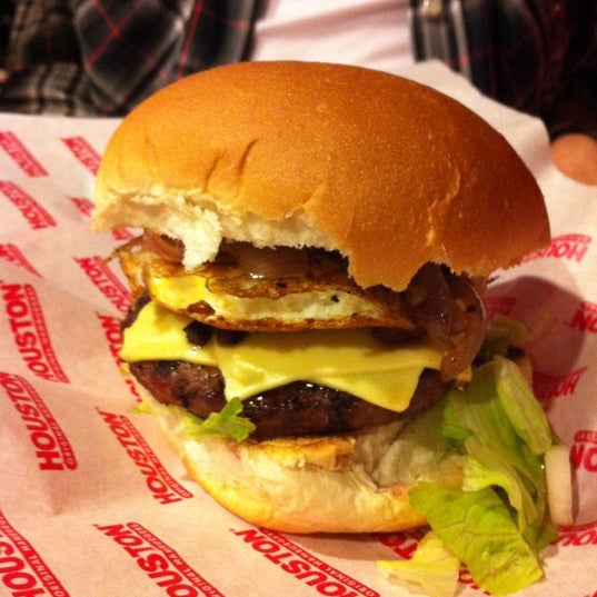 3/24/2012にCarolina A.がHouston Original Hamburgersで撮った写真