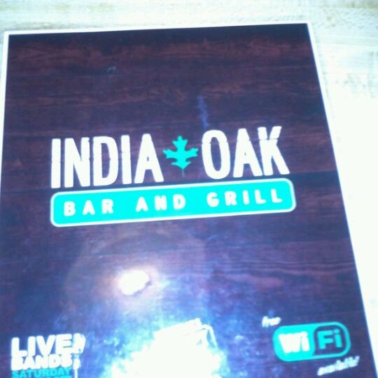 Foto tirada no(a) India Oak Grill por Lexi P. em 12/1/2011