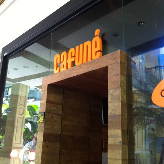 รูปภาพถ่ายที่ Cafuné Cafeteria โดย Carlos J. เมื่อ 3/7/2012