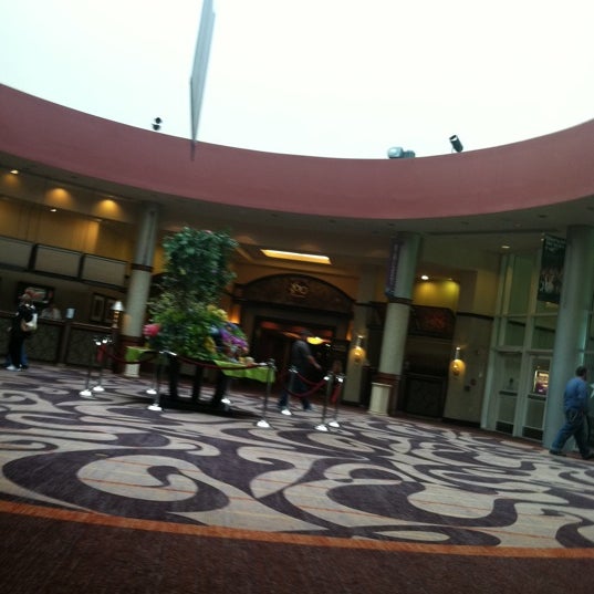 รูปภาพถ่ายที่ Harrah&#39;s Casino โดย Danielle g. เมื่อ 5/12/2012