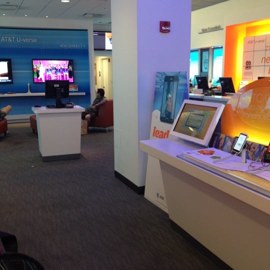 AT&T Mobile Phone Store in Chicago