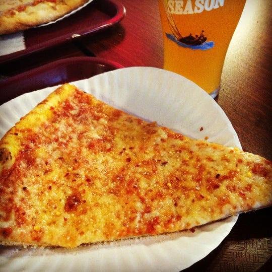 7/26/2012 tarihinde Danielle J.ziyaretçi tarafından Previti Pizza'de çekilen fotoğraf