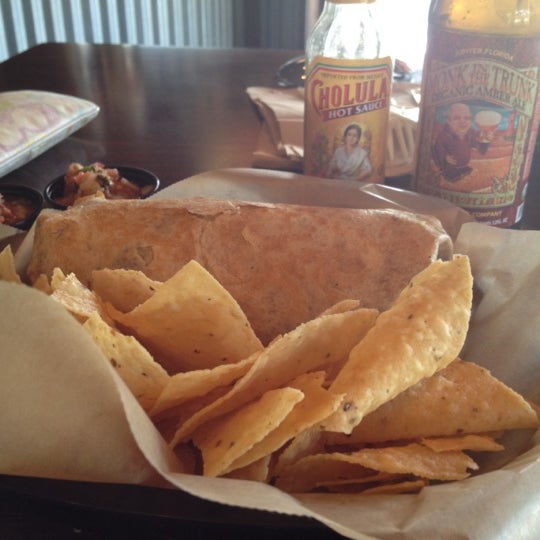 4/16/2012 tarihinde Katie C.ziyaretçi tarafından The Whole Enchilada Fresh Mexican Grill'de çekilen fotoğraf