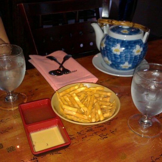 9/10/2011 tarihinde Todd H.ziyaretçi tarafından T.S. Ma Chinese Cuisine'de çekilen fotoğraf