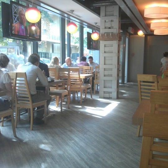 Foto tomada en Orange cafe  por Mikhail G. el 8/13/2012