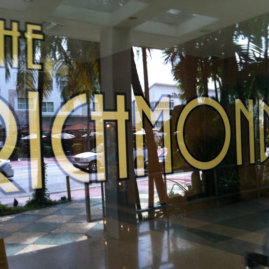 8/16/2012 tarihinde Georgia G.ziyaretçi tarafından Richmond Hotel'de çekilen fotoğraf