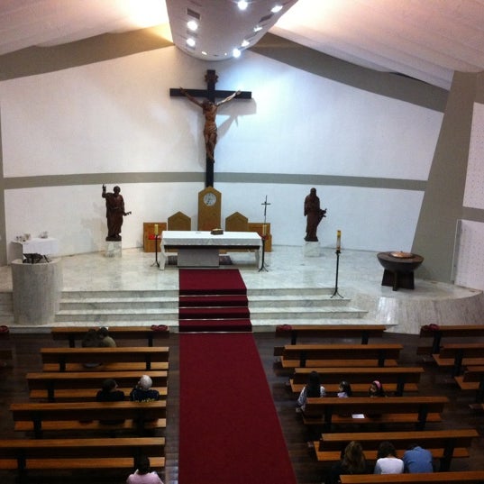 Igreja de São Pedro e São Paulo Morumbi R. Circular do Bosque, 31 Igreja de São Pedro e São Paulo Morumbi R. Circular do Bosque, 31