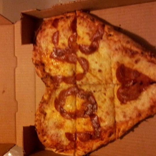1/27/2012 tarihinde Melissa T.ziyaretçi tarafından Bell&#39;s Greek Pizza'de çekilen fotoğraf
