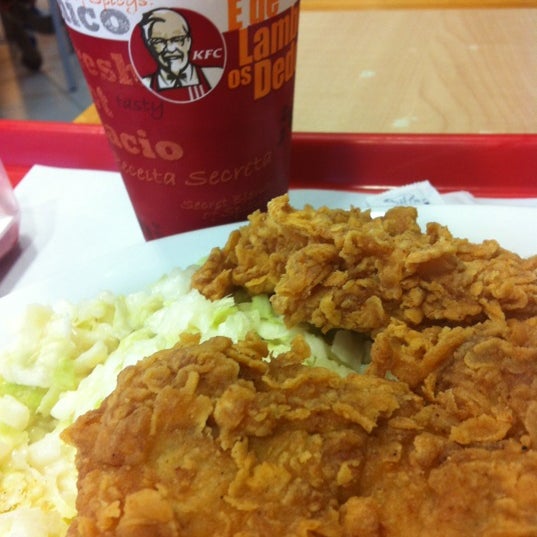 3/31/2012 tarihinde Felix A.ziyaretçi tarafından KFC'de çekilen fotoğraf