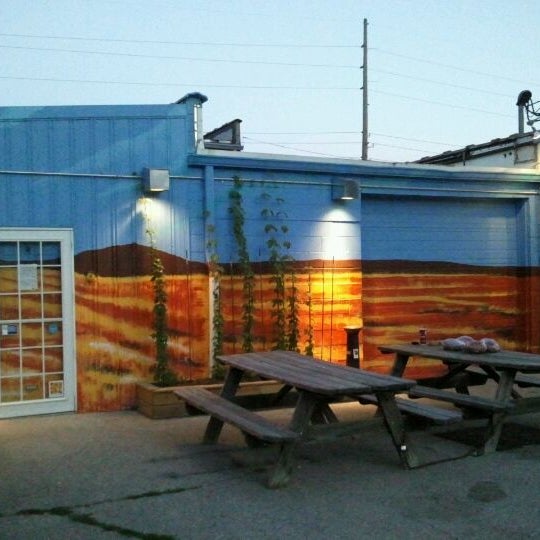Foto diambil di Tuxedo Park Brewers oleh Matt A. pada 6/23/2012
