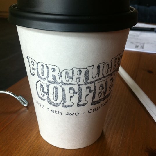 Foto diambil di Porchlight Coffee &amp; Records oleh Laura O. pada 1/22/2011