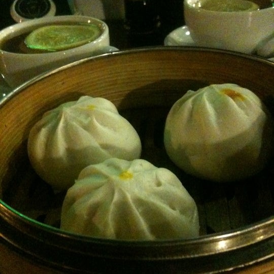 Foto tomada en De Asian Cafe  por Zahey Z. el 3/8/2012