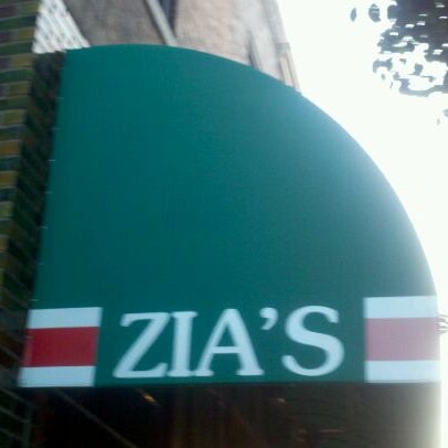 Foto tirada no(a) Zia&#39;s Restaurant por Mike S. em 6/19/2011