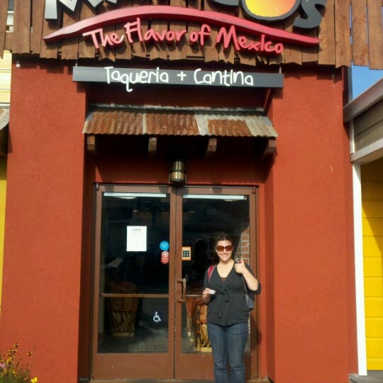 Foto diambil di Mango&#39;s Taqueria and Cantina oleh Jessica S. pada 9/5/2012