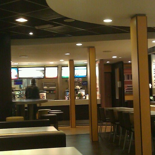 Photo taken at McDonald&#39;s by Marc D. on 11/6/2011