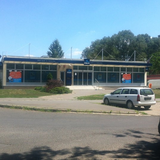 K H Bank Penztarmentes Fiok Budagyongye Bevasarlokozpont