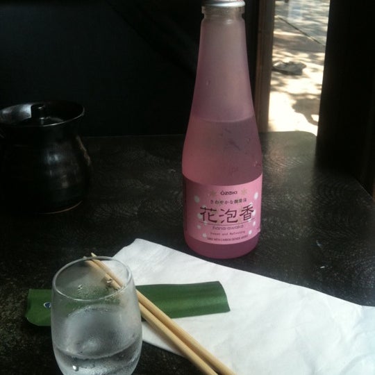 7/22/2011 tarihinde Sherrie G.ziyaretçi tarafından Mizu Japanese &amp; Thai Cuisine'de çekilen fotoğraf