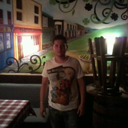 Photo taken at Temple Bar by Raúl T. on 8/26/2012