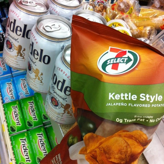Photo taken at 7- Eleven by Daniel G. on 4/7/2012