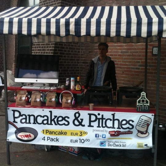 4/27/2012에 Heleenvanlier님이 Pancakes &amp; Pitches에서 찍은 사진