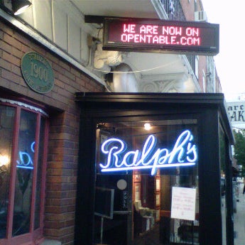 Снимок сделан в Ralph&#39;s Italian Restaurant пользователем Chris W. 9/24/2011