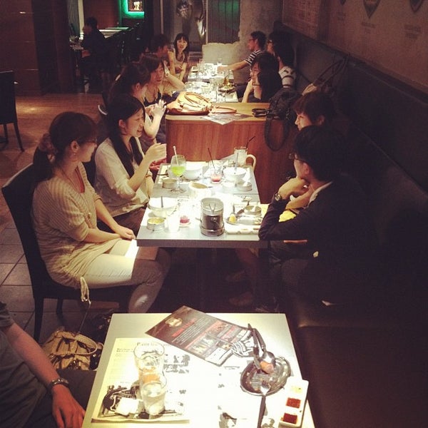 Photo taken at Biohazard Café &amp; Grill S.T.A.R.S. by Tetsunori Y. on 7/25/2012