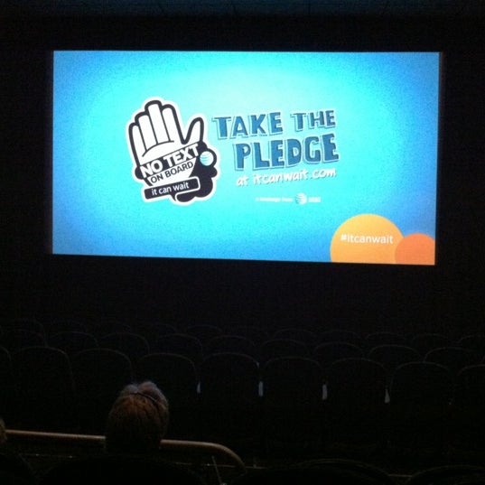 Foto di Regal Solomon Pond Marlborough, MA