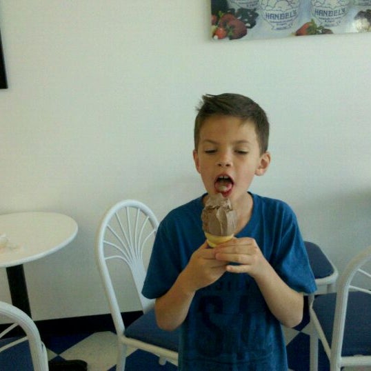 4/22/2012にCurtisがHandel&#39;s Homemade Ice Cream &amp; Yogurtで撮った写真