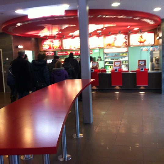 Photo taken at KFC by Stevie on 1/15/2011
