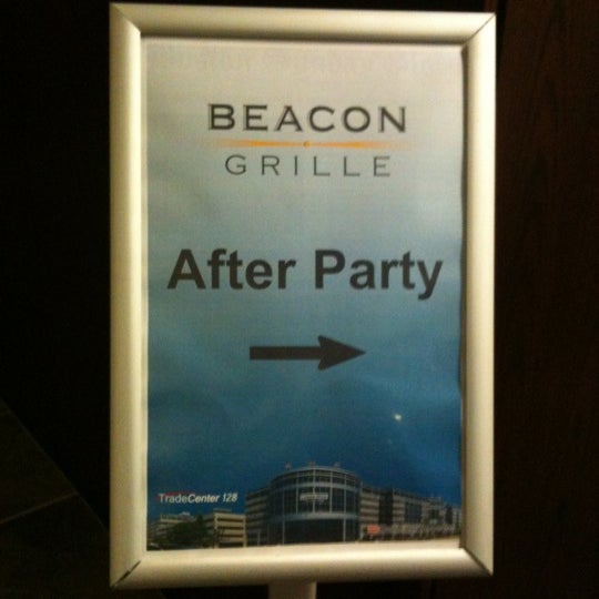 Foto tirada no(a) Beacon Grille por Eric A. em 10/13/2011
