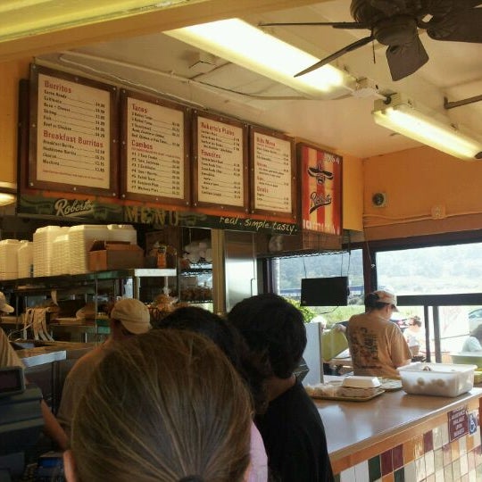 Photo taken at Roberto&#39;s Taco - Del Mar by Michael M. on 8/26/2011