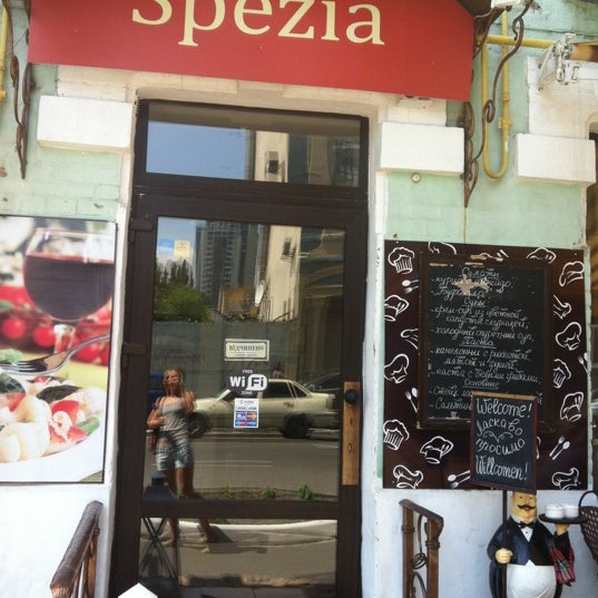 Foto tirada no(a) La Spezia ristorante por Daria R. em 5/29/2012