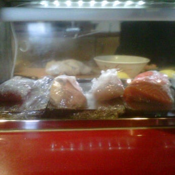 Foto tirada no(a) Tabu Sushi Bar &amp; Grill por Christopher N. em 5/22/2012