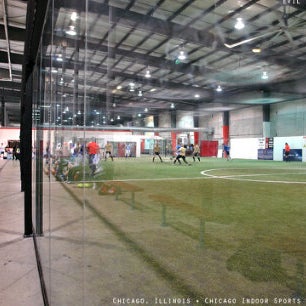 Foto diambil di Chicago Indoor Sports oleh Mario C. pada 12/6/2011