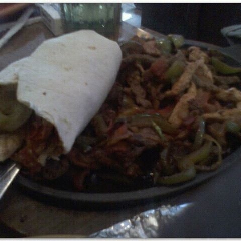 Top notch wait staff with excellent food.  Try the Fajitas!