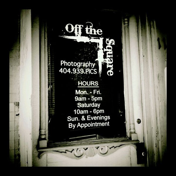 Foto tirada no(a) Off the Square Photography por Chris L. em 5/7/2011