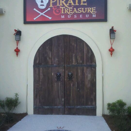 Снимок сделан в St. Augustine Pirate and Treasure Museum пользователем Scott M. 1/12/2012