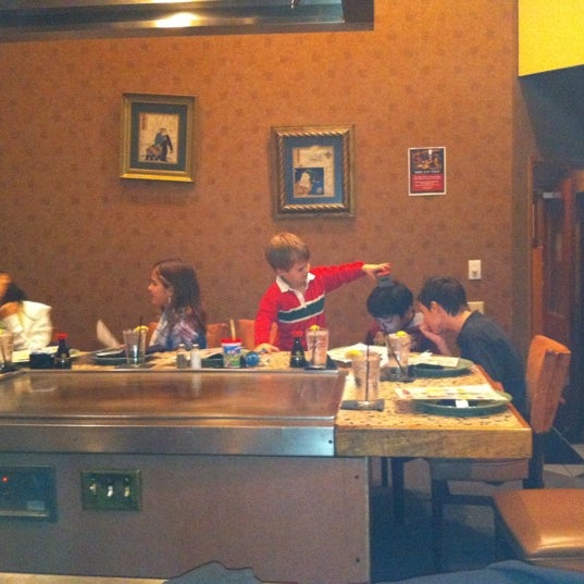Photo taken at Tokyohana Grill &amp; Sushi Bar by Kent N. on 1/5/2011
