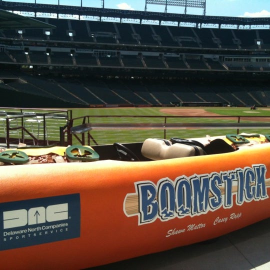 7/31/2012 tarihinde Cassandra A.ziyaretçi tarafından Captain Morgan Club at the Ballpark'de çekilen fotoğraf