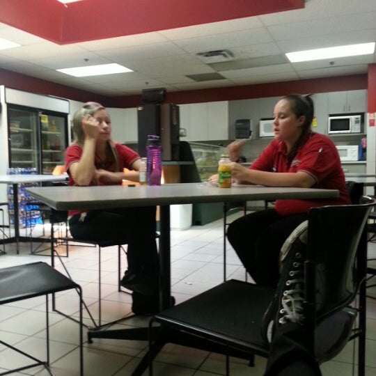 Canadian Tire Auto Service Centre Longueuil, QC