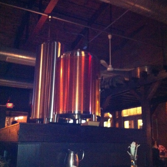 1/15/2011 tarihinde Niki R.ziyaretçi tarafından Bastone Brewery'de çekilen fotoğraf