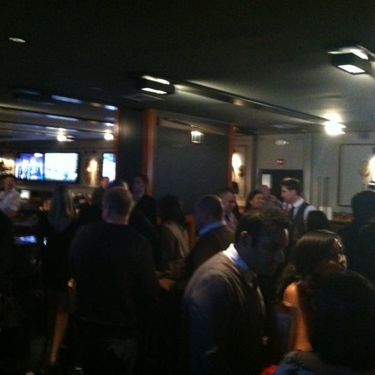 1/29/2012にKing D.がKnuckles Sports Barで撮った写真